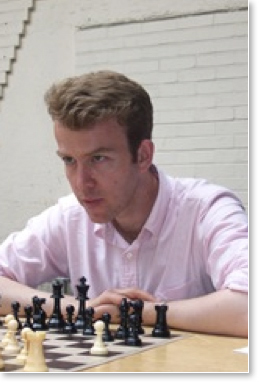  portrait de Jonathon Rowson jouant aux échecs